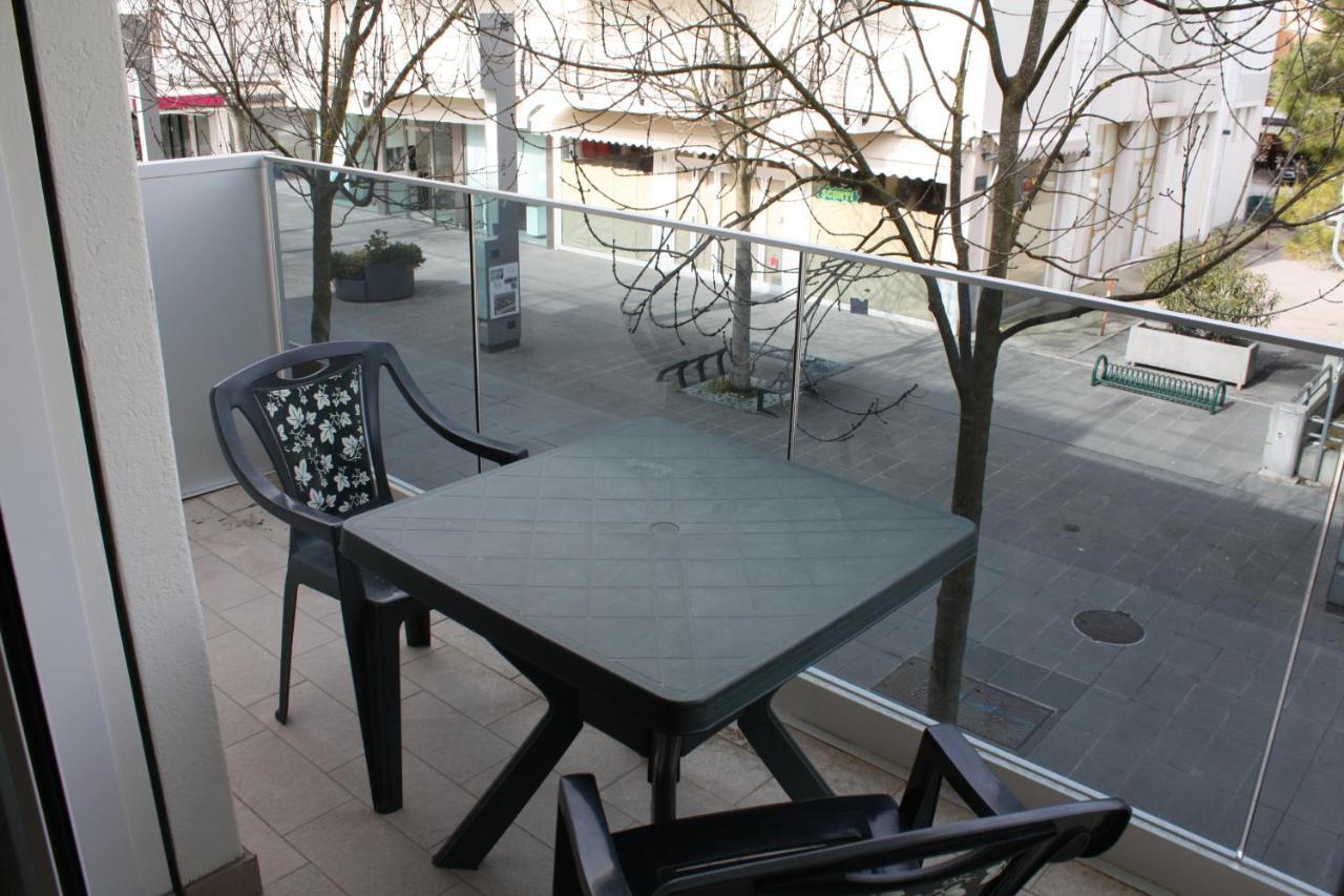 Venus Apartment Lignano Sabbiadoro Exterior foto