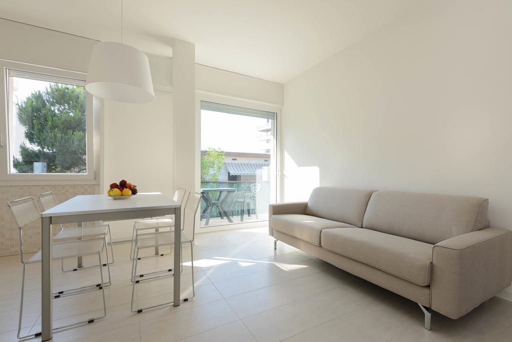 Venus Apartment Lignano Sabbiadoro Exterior foto
